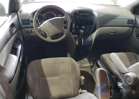 2004 Toyota Sienna Ce z USA, uszkodzony, nr VIN 5TDZA23C44S005954